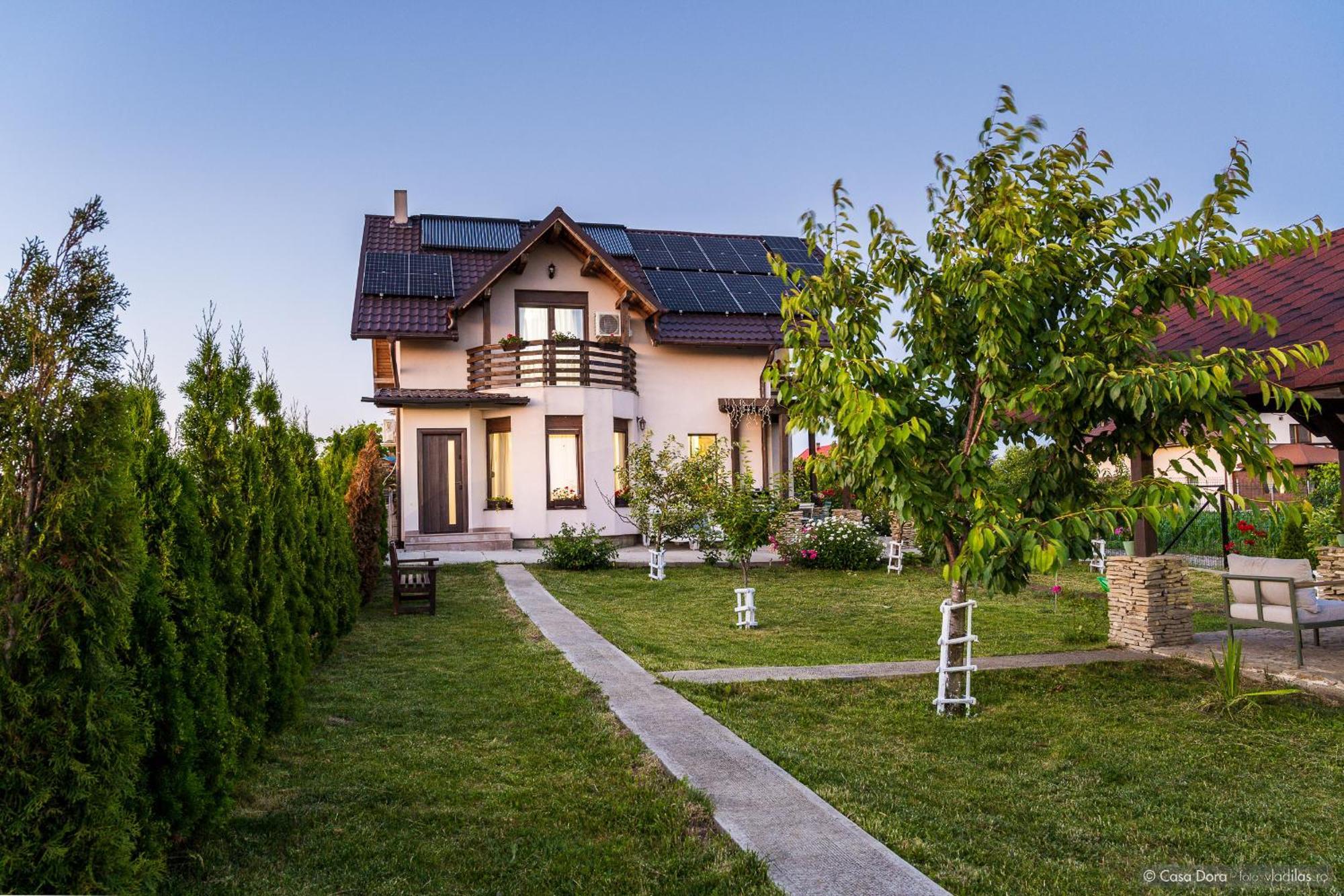 Hotel Casa Dora Suceava Exterior foto