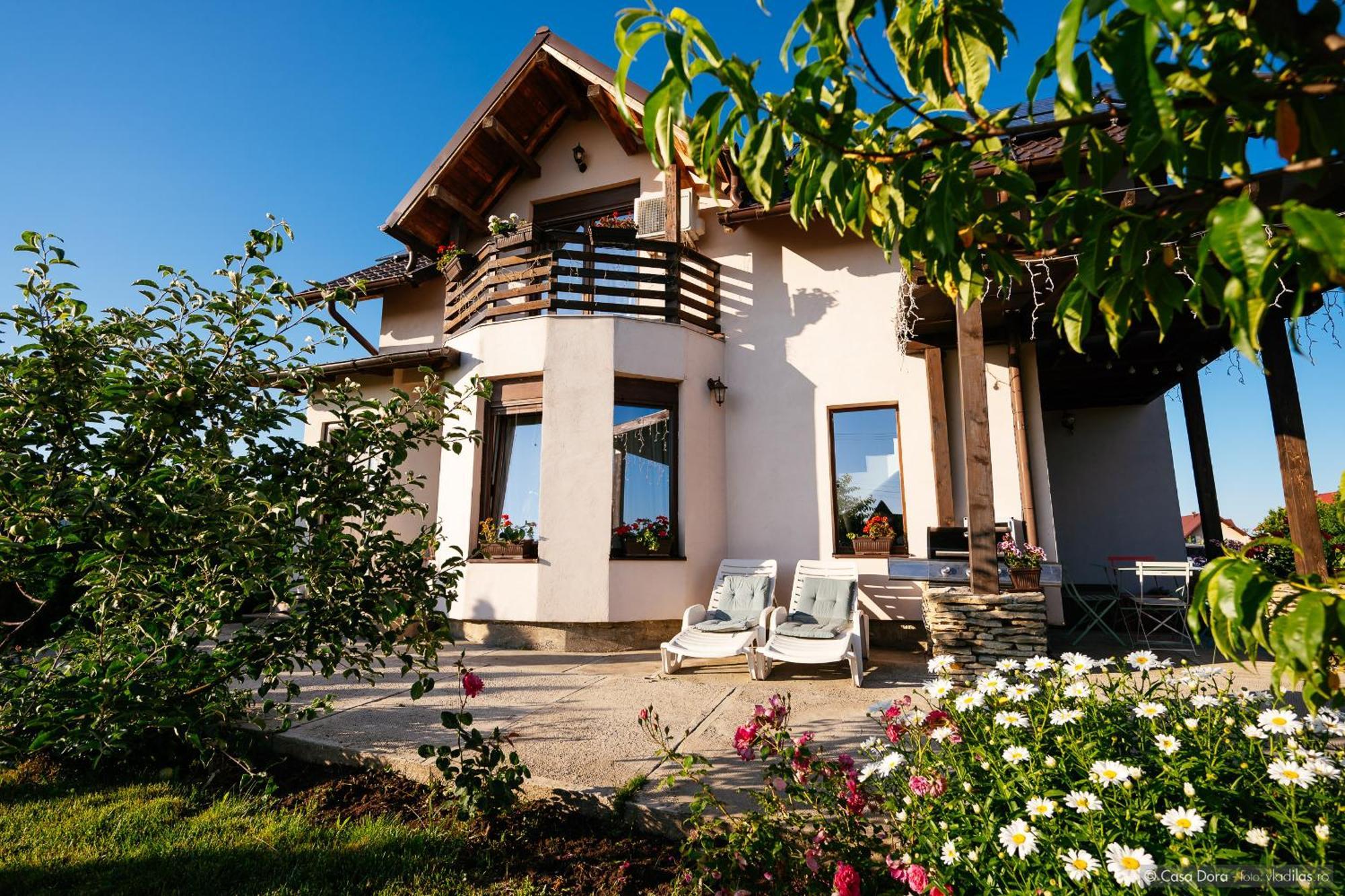Hotel Casa Dora Suceava Exterior foto